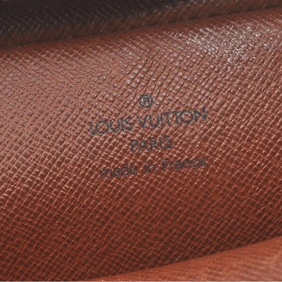 Authentic Louis Vuitton crossbody bag - Picture 13 of 16